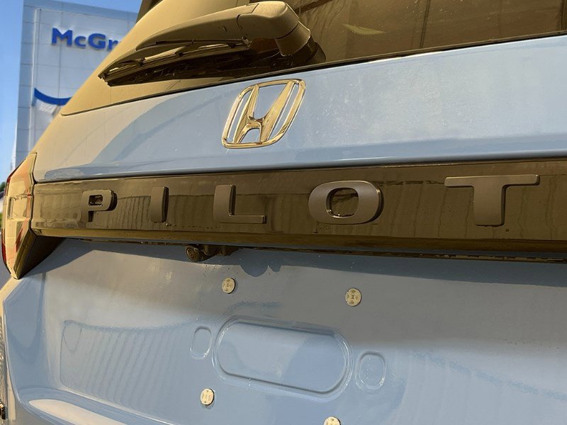 New 2025 Honda Pilot TrailSport image 9