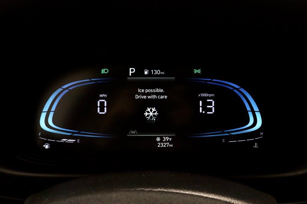 Certified 2025 Hyundai Venue SEL image 34