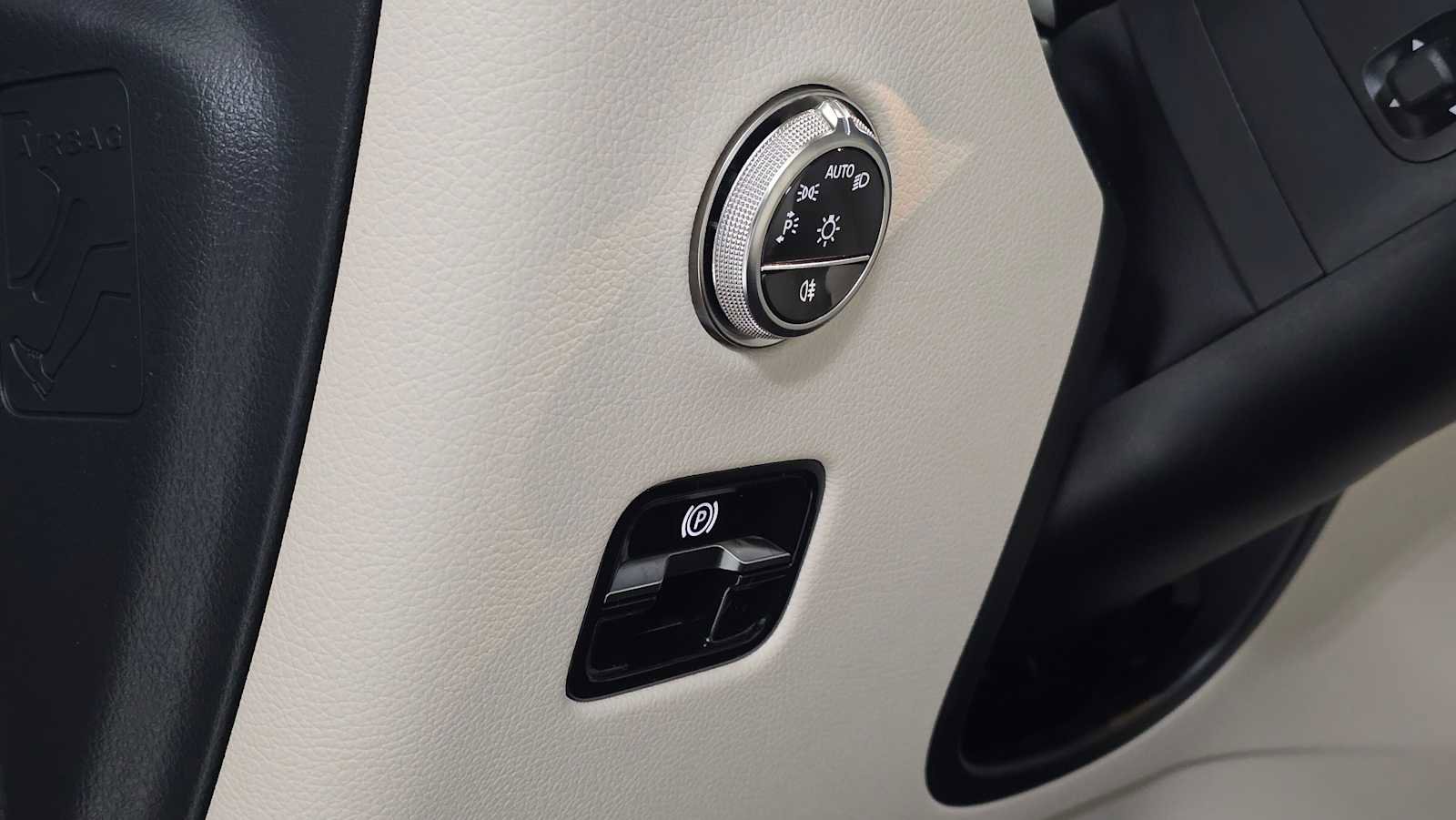 Used 2026 Mercedes-Benz GLC 300 4MATIC image 25