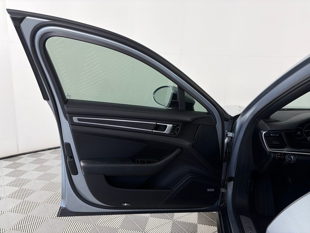Used 2019 Porsche Panamera image 10