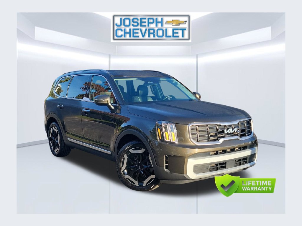 Used 2024 Kia Telluride S w/ S Sunroof Package