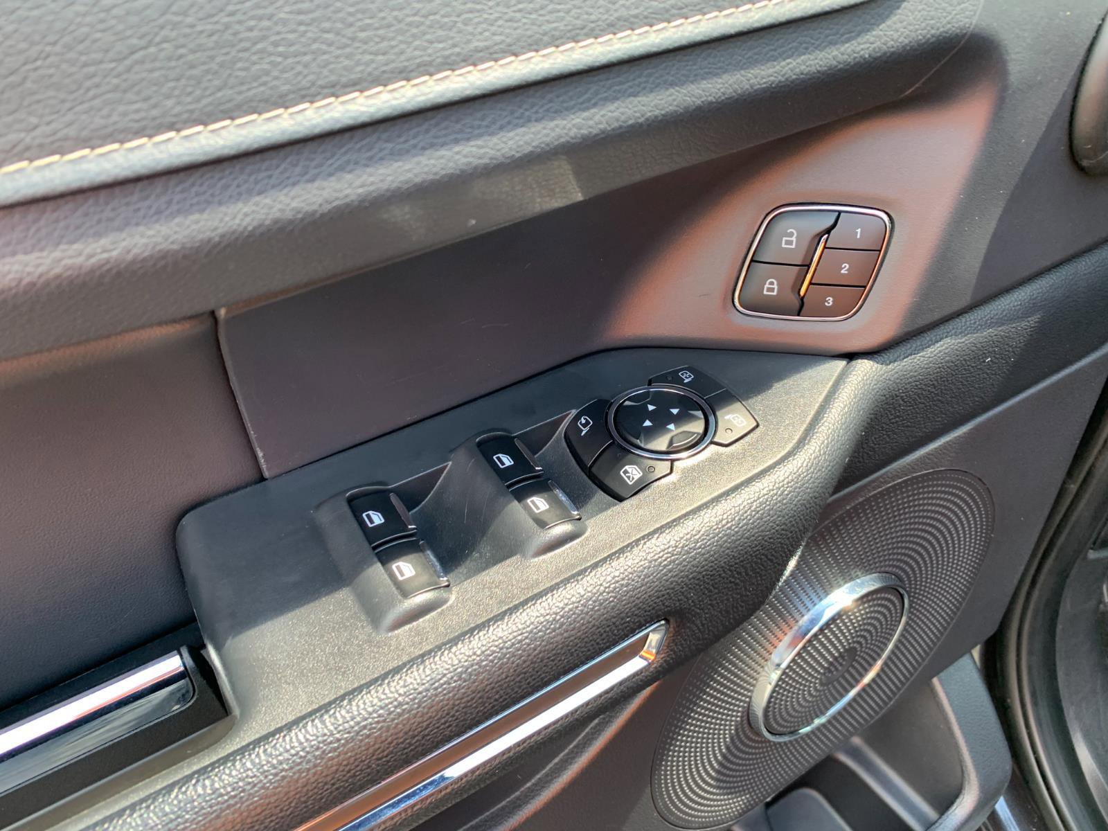 Used 2024 Ford Expedition Max XLT image 11