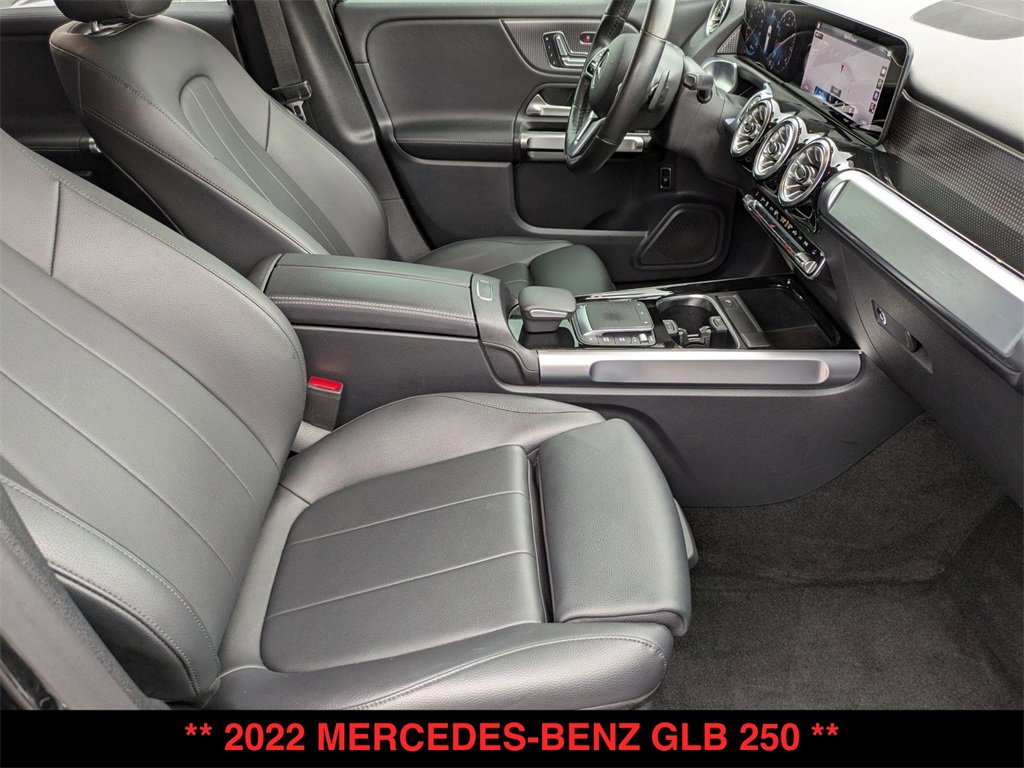 Used 2022 Mercedes-Benz GLB 250 4MATIC image 29