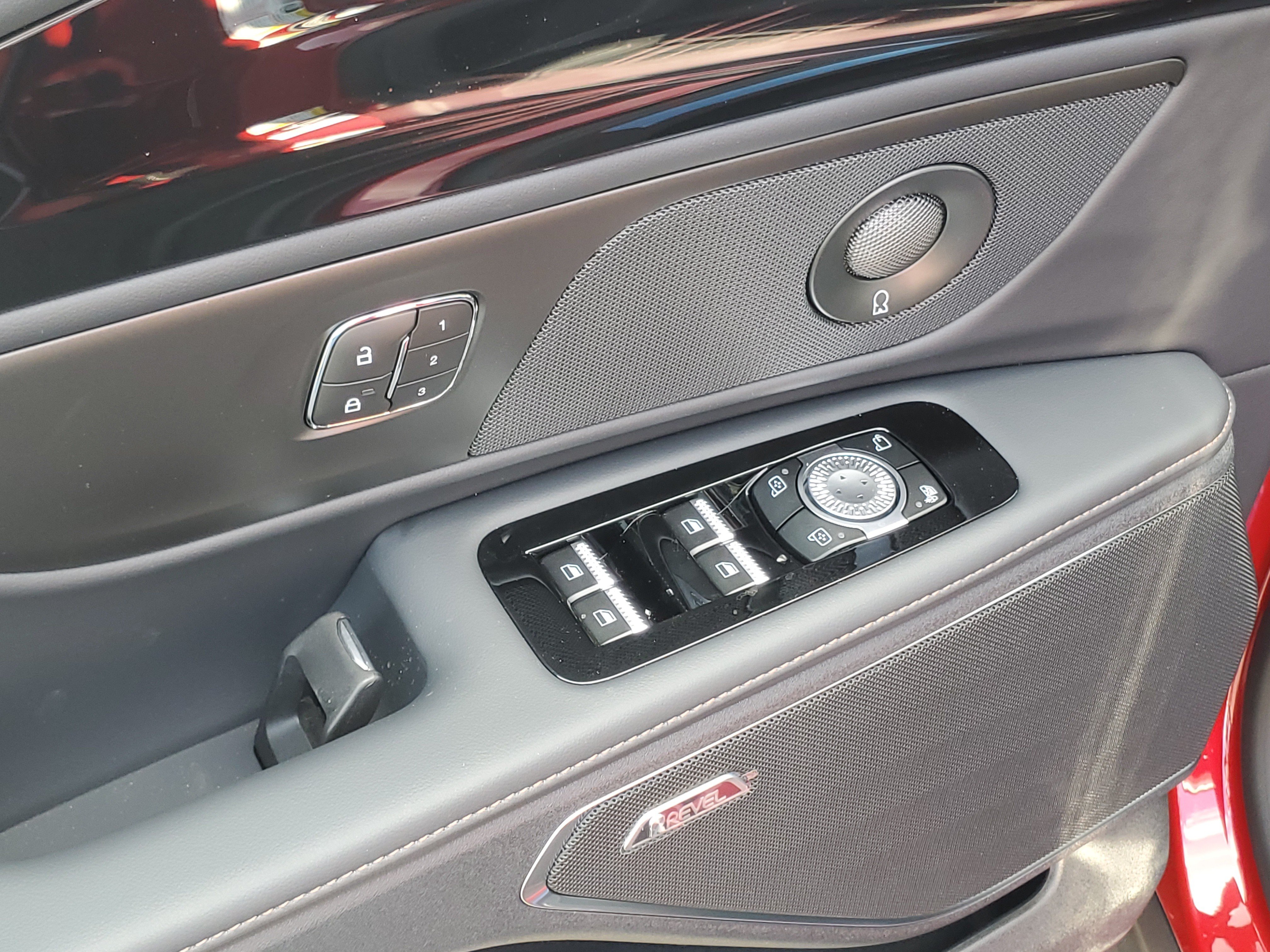 New 2026 Lincoln Nautilus Reserve w/ Jet Appearance Package AWD/4WD image 9