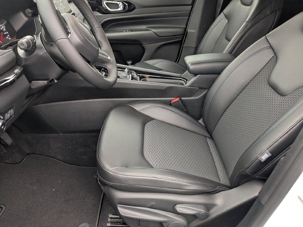 New 2026 Jeep Compass Latitude AWD/4WD image 11