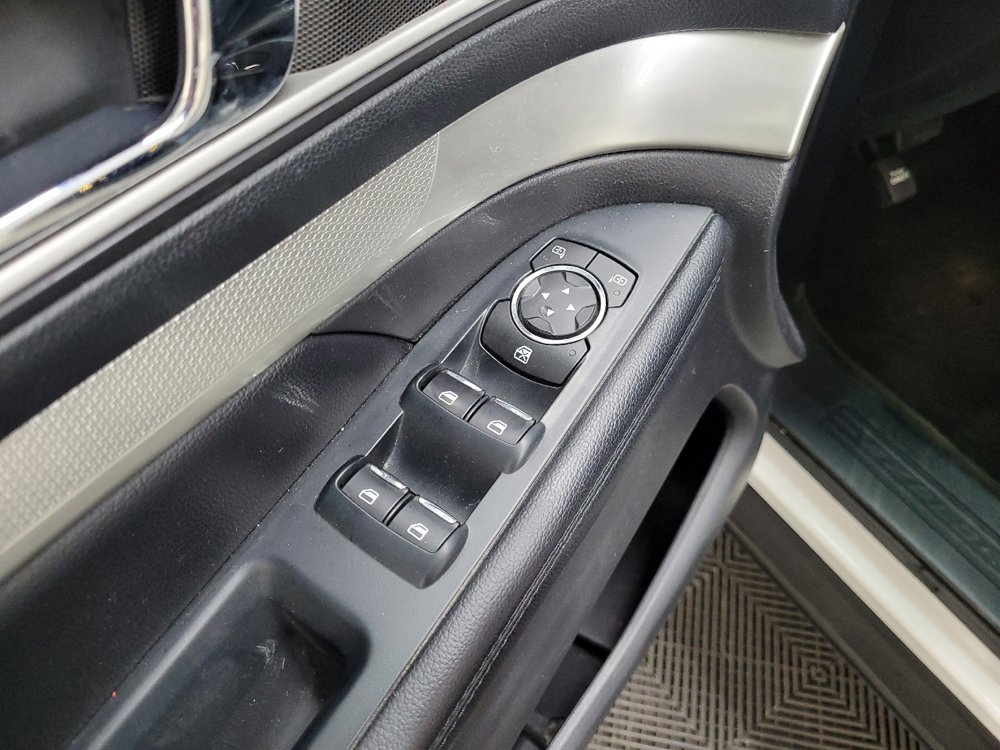 Used 2016 Ford Explorer XLT w/ Equipment Group 202A image 27