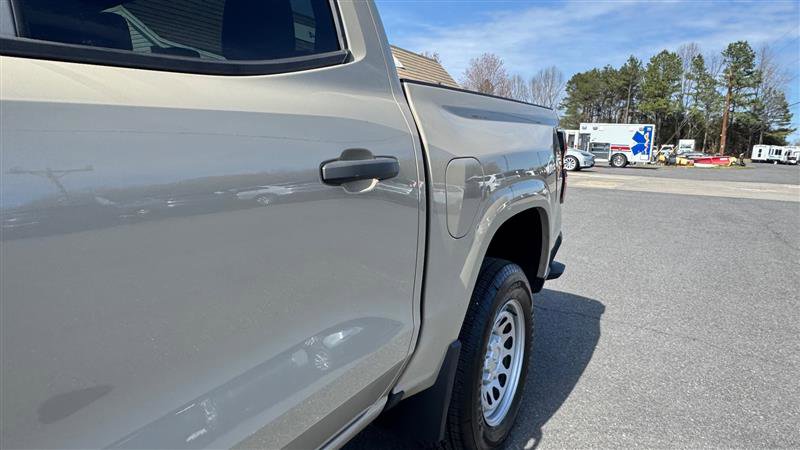 Used 2023 Chevrolet Colorado W/T RWD image 15