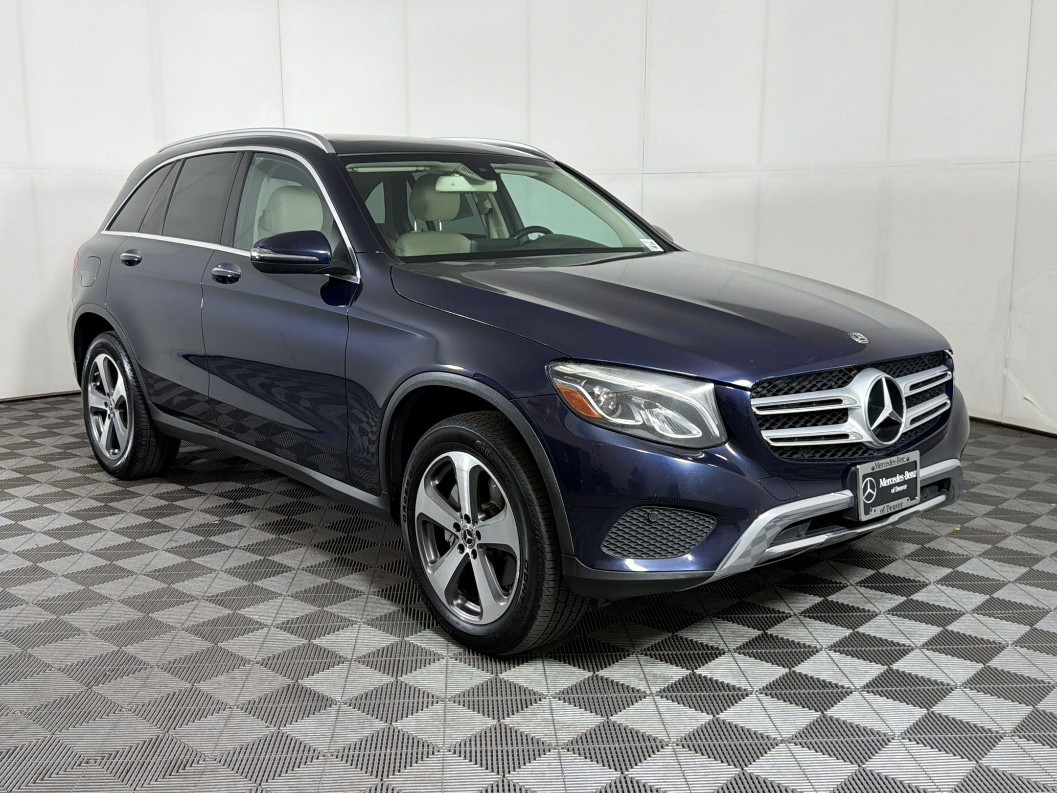 Used 2019 Mercedes-Benz GLC 300 4MATIC image 7