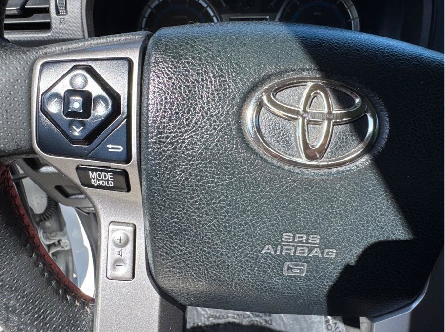 Used 2017 Toyota 4Runner SR5 Premium AWD/4WD image 32