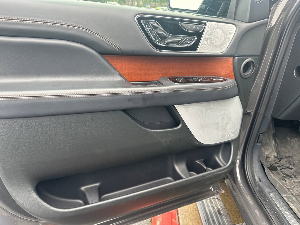 Used 2024 Lincoln Navigator L Black Label image 10