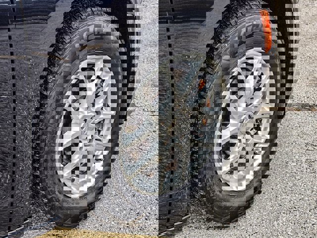 Used 2020 Chrysler Pacifica Touring-L image 12