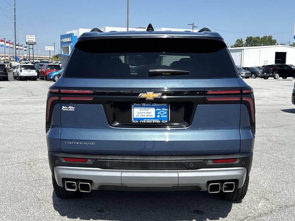 Used 2025 Chevrolet Traverse LT FWD image 24