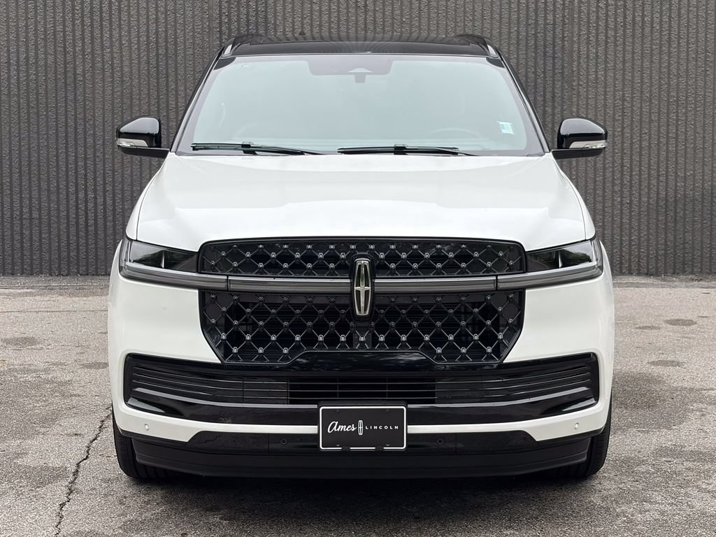 New 2027 Lincoln Navigator Black Label AWD/4WD image 3