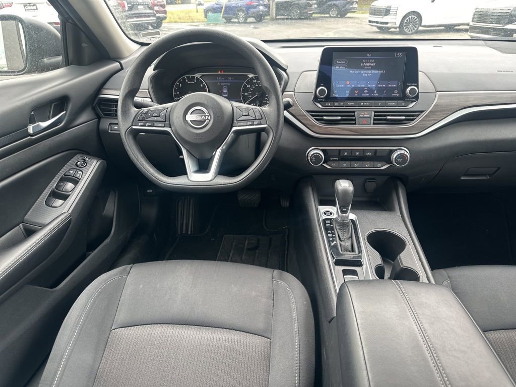 Used 2025 Nissan Altima 2.5 SV AWD/4WD image 18
