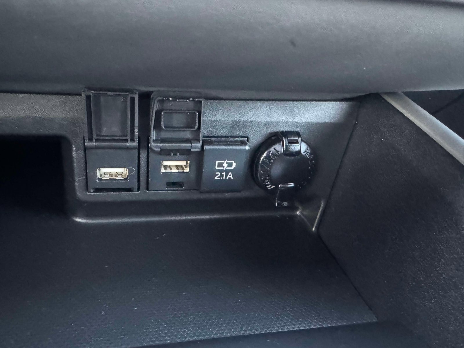 Used 2021 Toyota Highlander XLE image 27