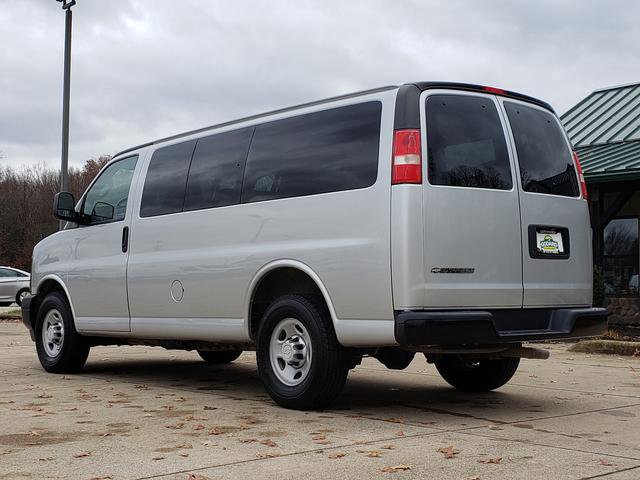 Used 2017 Chevrolet Express 2500 LS image 3