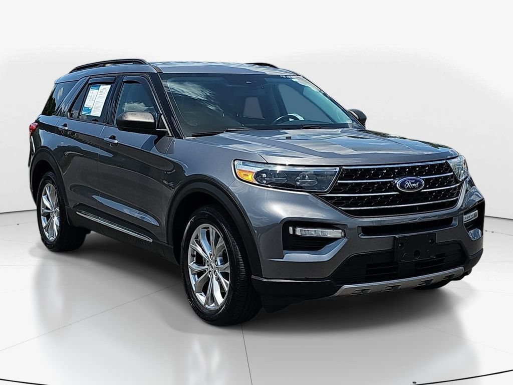 Used 2021 Ford Explorer XLT w/ Equipment Group 202A AWD/4WD video 3