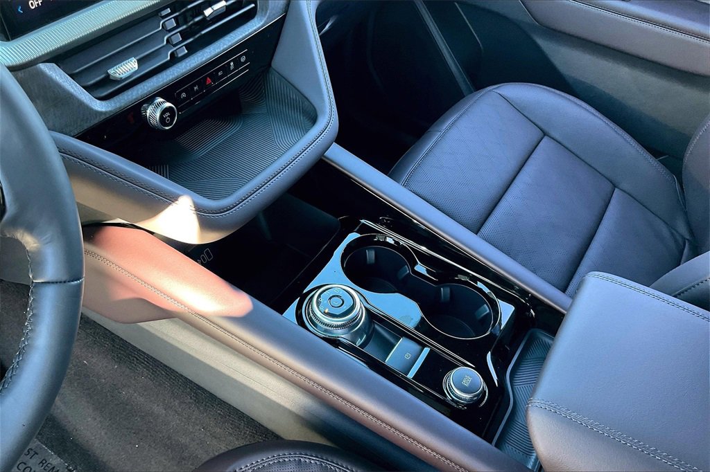New 2026 Ford Explorer Platinum image 6