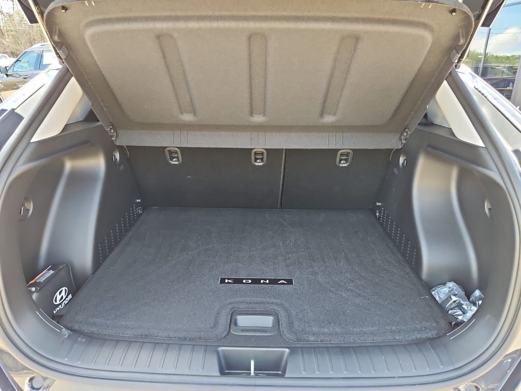 Used 2026 Hyundai Kona SEL Premium image 17