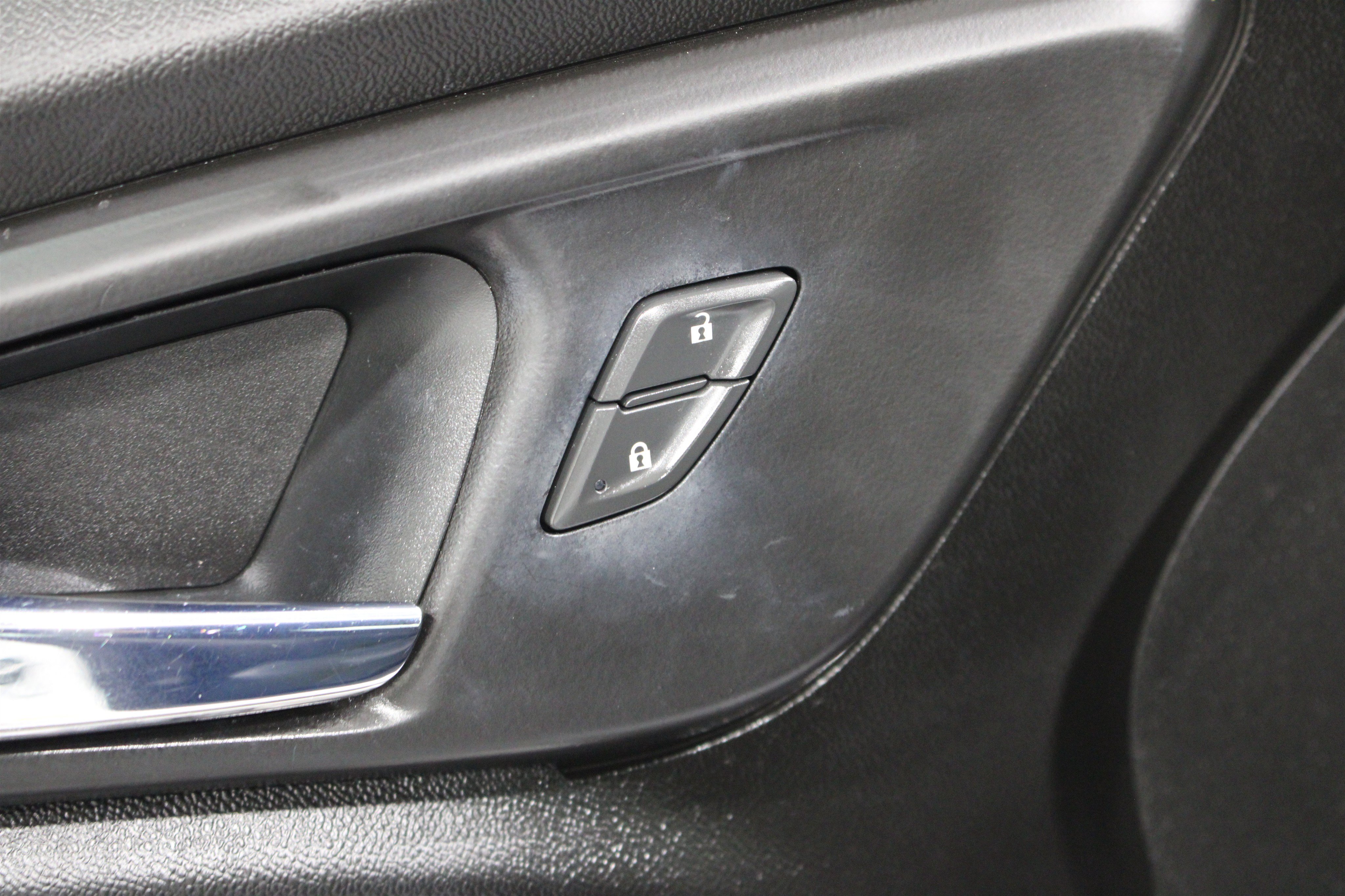 Used 2021 Chevrolet Malibu RS FWD image 8