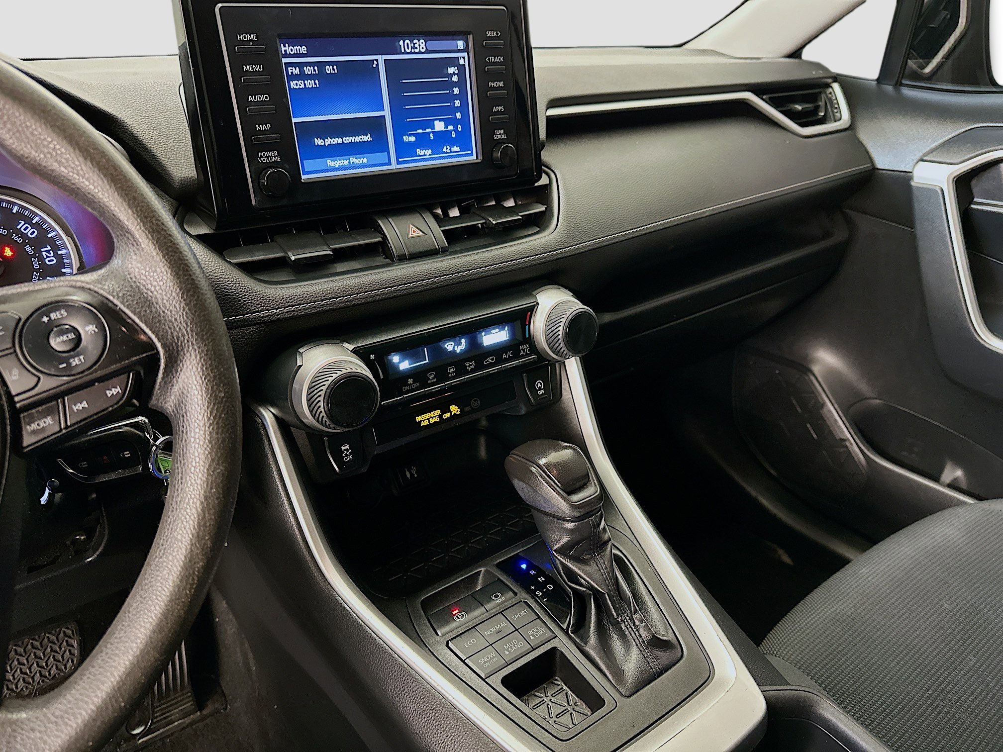 Used 2019 Toyota RAV4 LE image 26