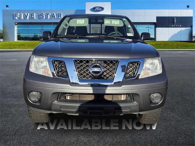 Used 2019 Nissan Frontier SV image 2