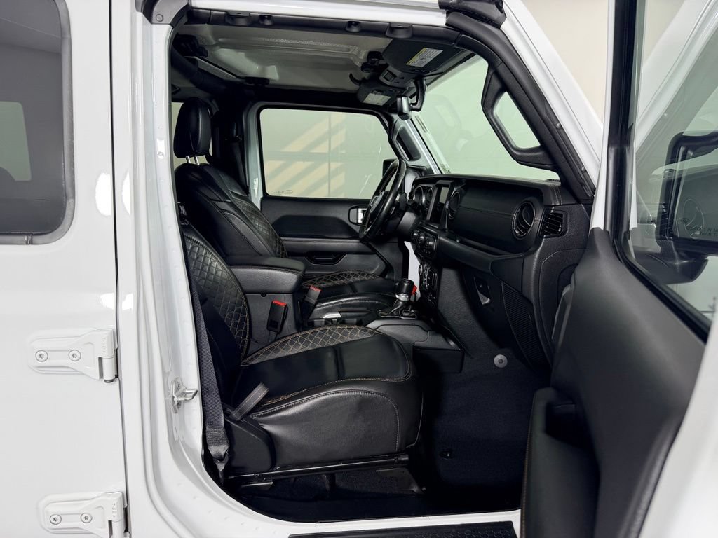 Used 2020 Jeep Wrangler Unlimited Sahara AWD/4WD image 35
