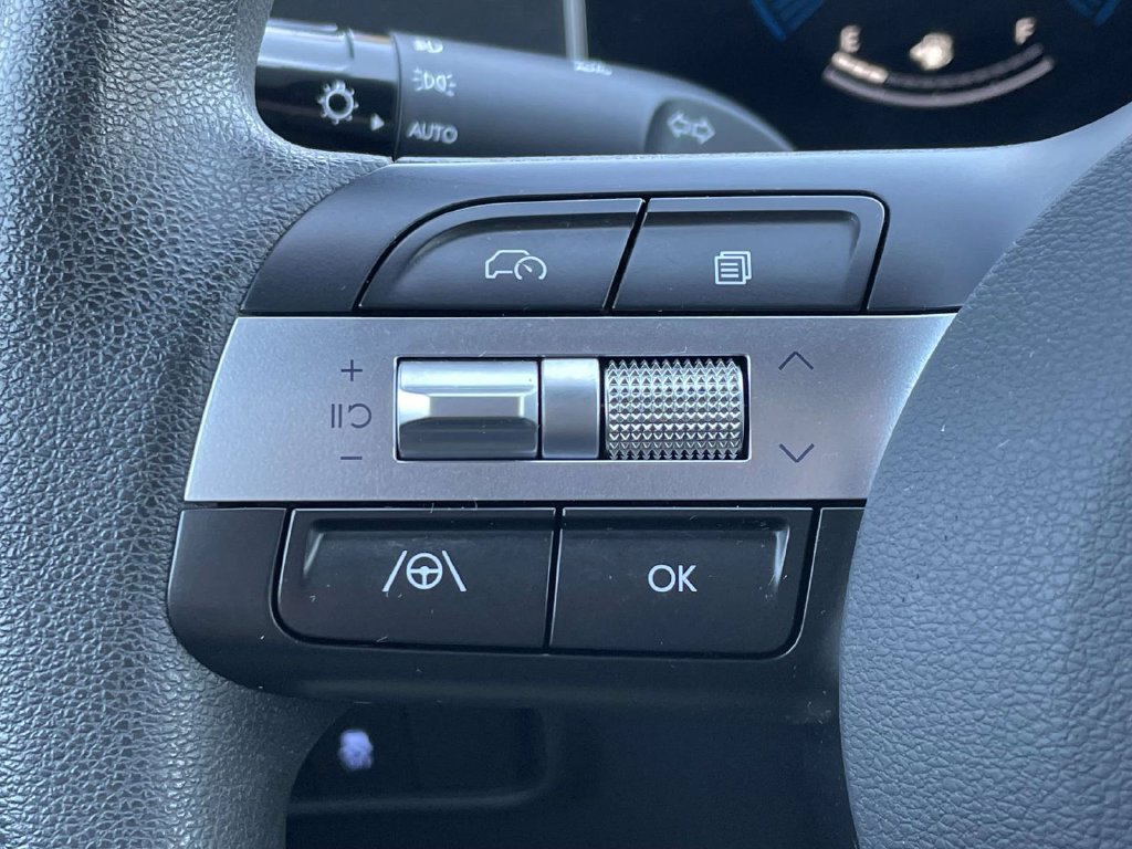 Certified 2025 Hyundai Santa Cruz SE FWD image 19