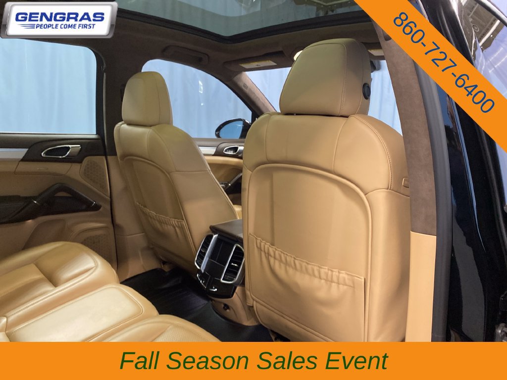 Used 2015 Porsche Cayenne Turbo AWD/4WD image 37