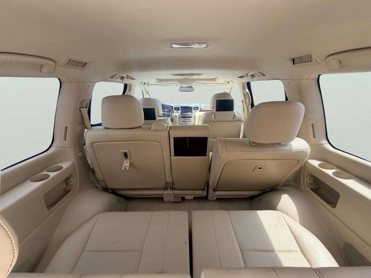 Used 2013 Lexus LX 570 4WD w/ Luxury Pkg image 7