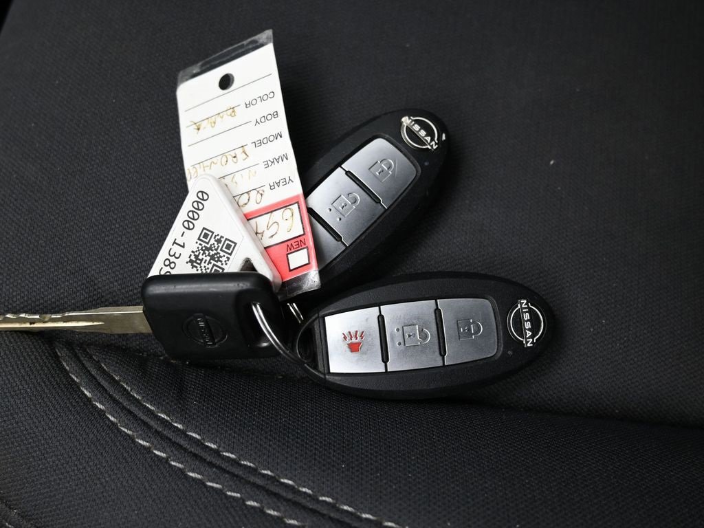 Used 2023 Nissan Frontier SV w/ Tow Package image 25