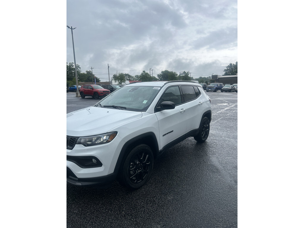 New 2026 Jeep Compass Latitude AWD/4WD image 3