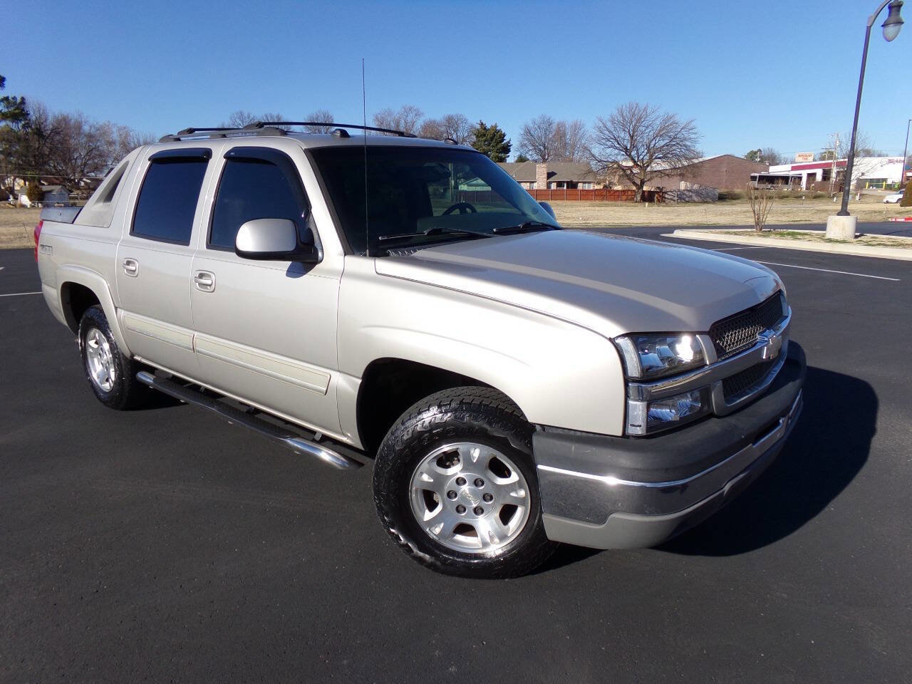 Used 2005 Chevrolet Avalanche Z71 w/ Sun And Sound Package image 3