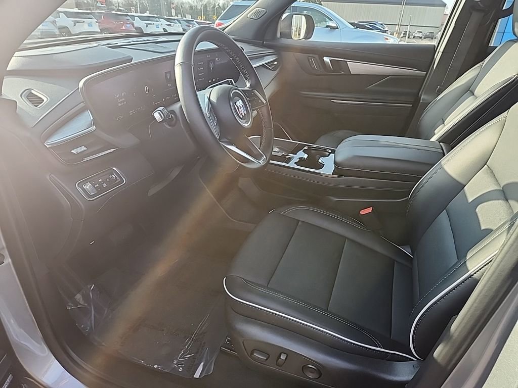 Used 2025 Buick Enclave Preferred image 9