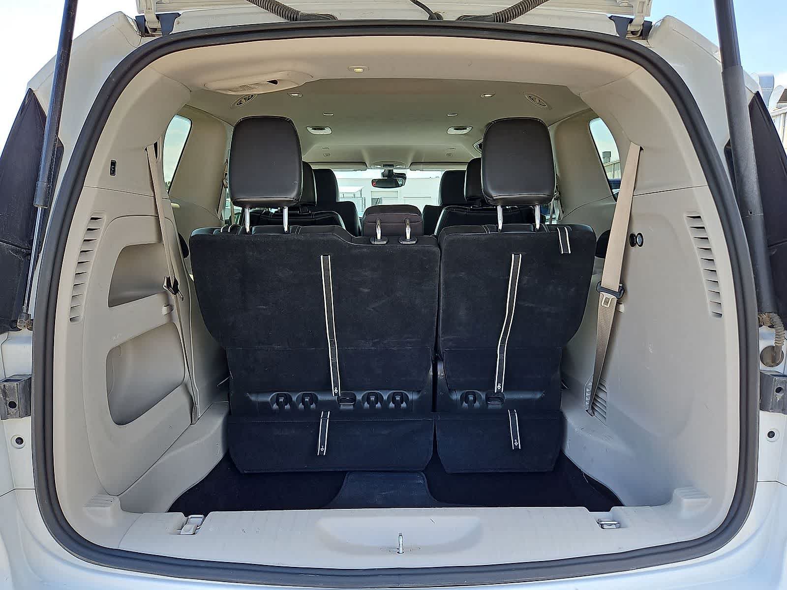 Used 2024 Chrysler Pacifica Touring-L FWD image 30