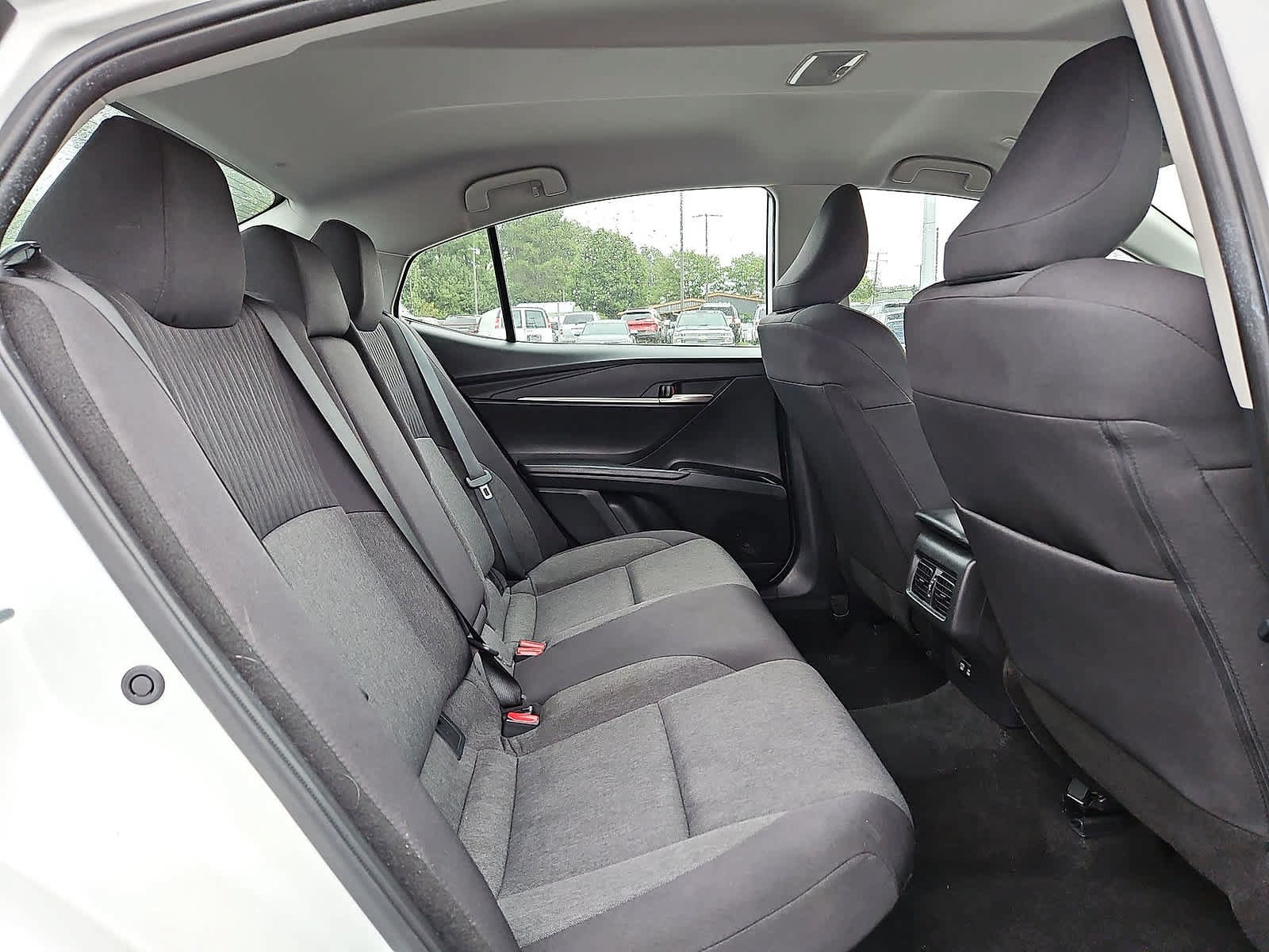 Used 2025 Toyota Camry LE FWD image 31