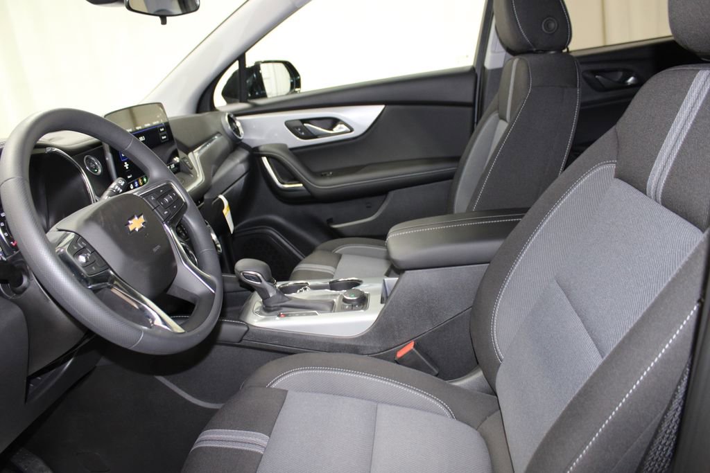 New 2025 Chevrolet Blazer LT w/ Midnight/Sport Edition image 13