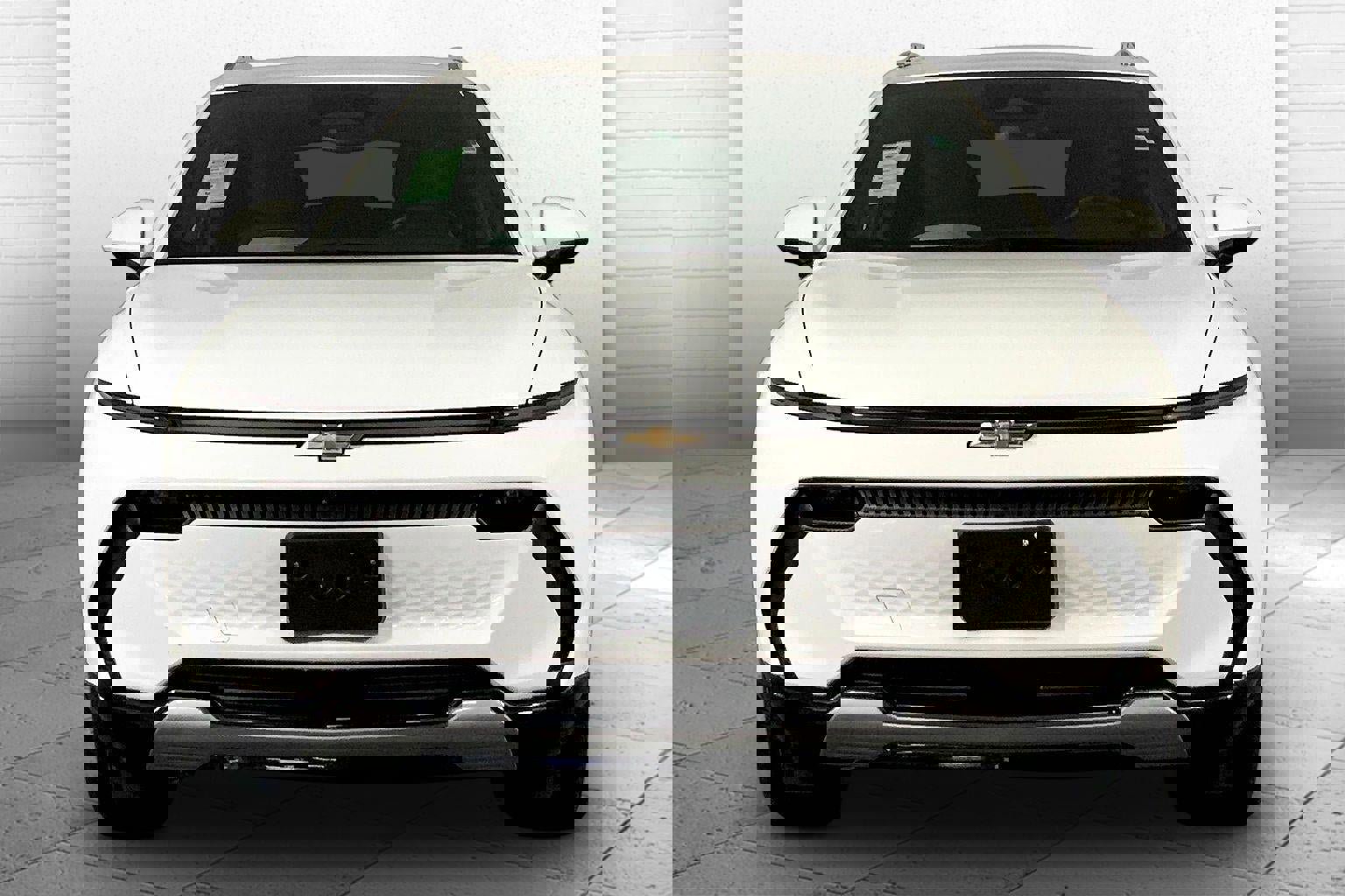 Used 2025 Chevrolet Equinox EV LT FWD image 2