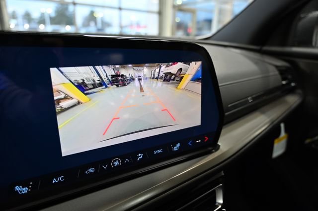 New 2026 Chevrolet Traverse LT w/ Sun and Wheel Package image 17