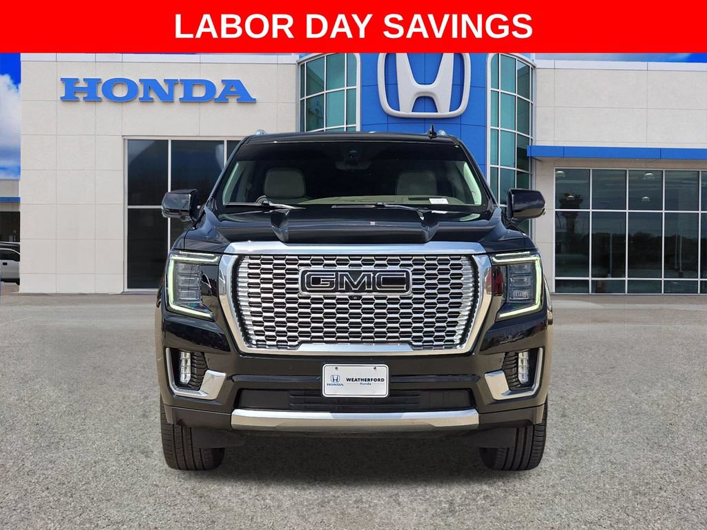 Used 2021 GMC Yukon XL Denali w/ Denali Premium Package AWD/4WD image 8