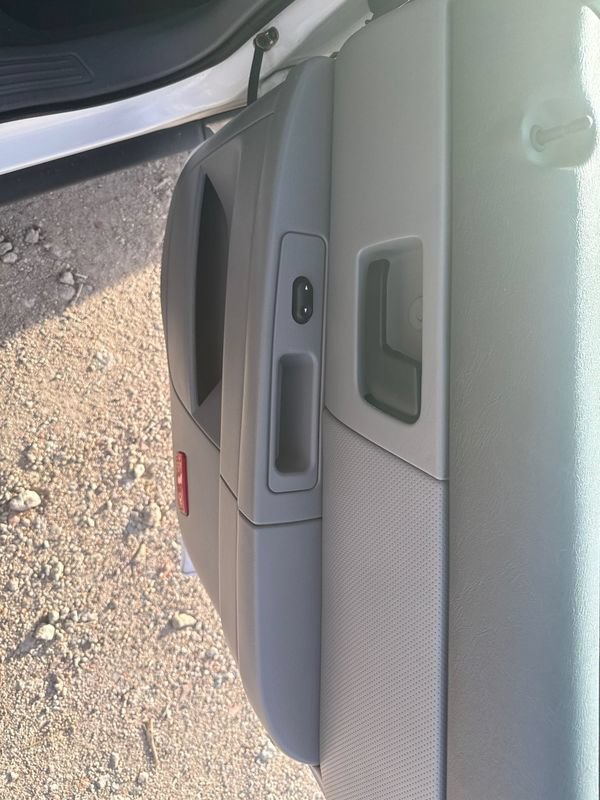 Used 2005 Ford Taurus SE FWD image 14