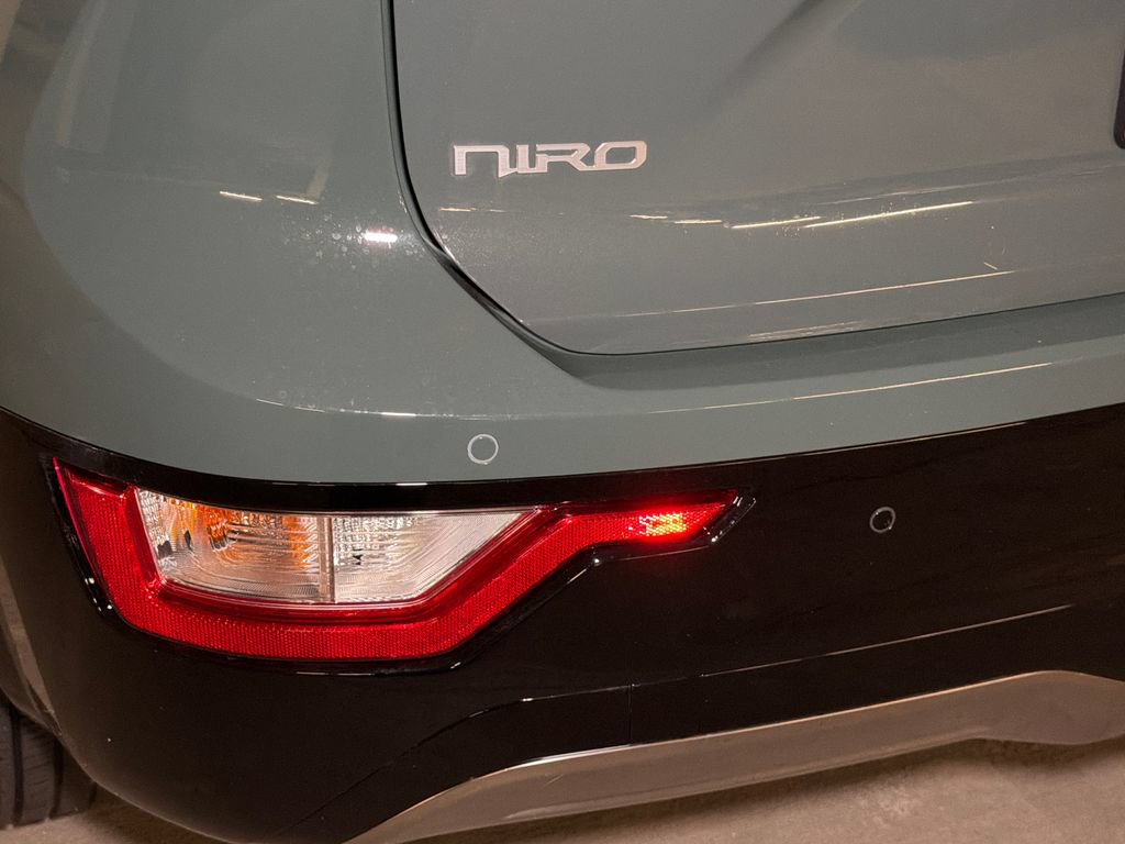 Certified 2024 Kia Niro Wind FWD image 5