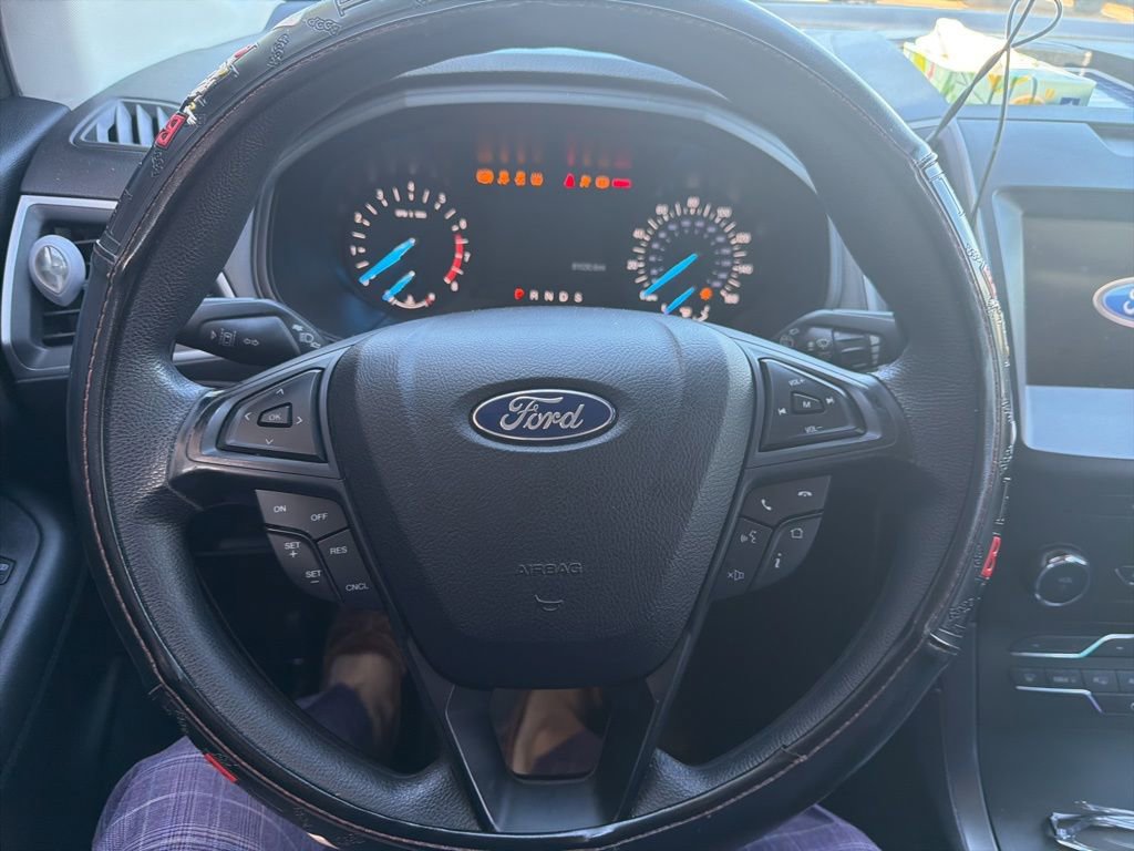 Used 2020 Ford Edge SE image 13