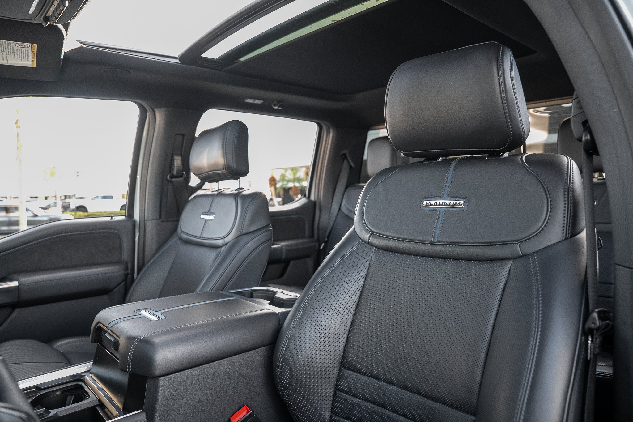 Used 2025 Ford F250 Platinum AWD/4WD image 3