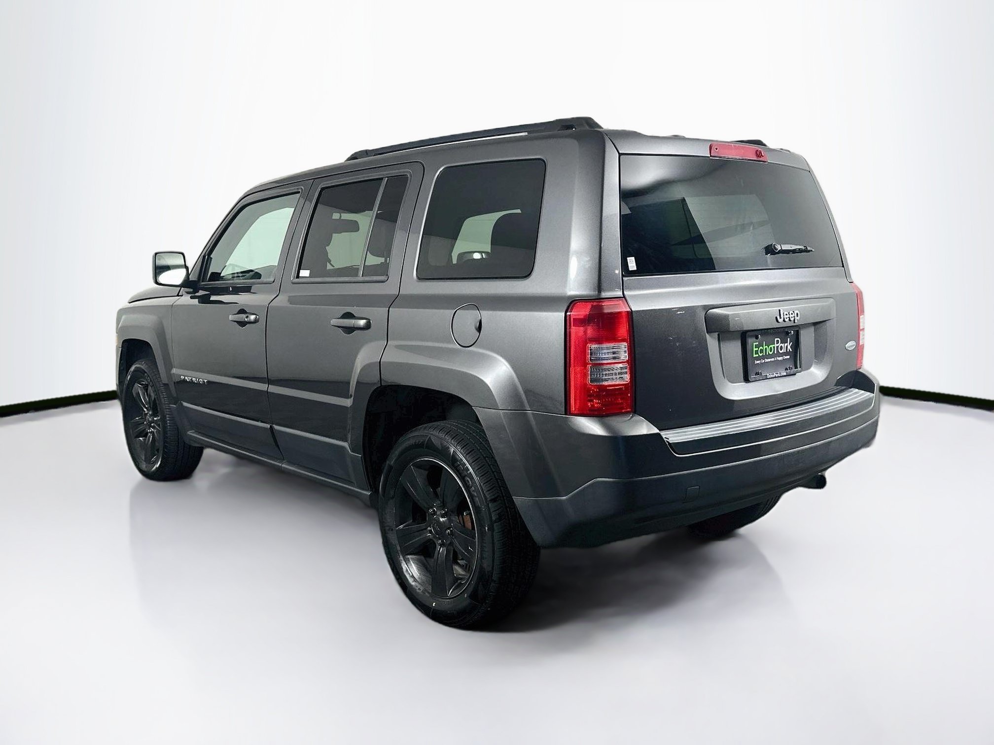 Used 2017 Jeep Patriot Latitude FWD image 5