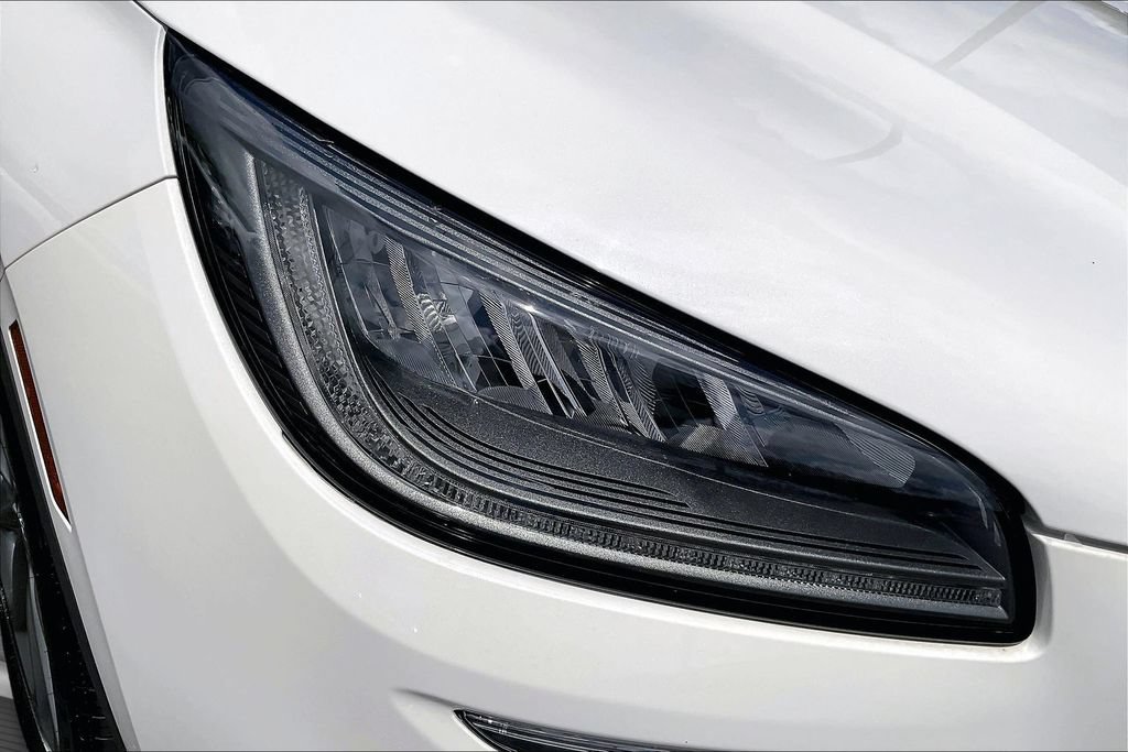 Used 2022 Lincoln Corsair FWD w/ Premium Package image 32