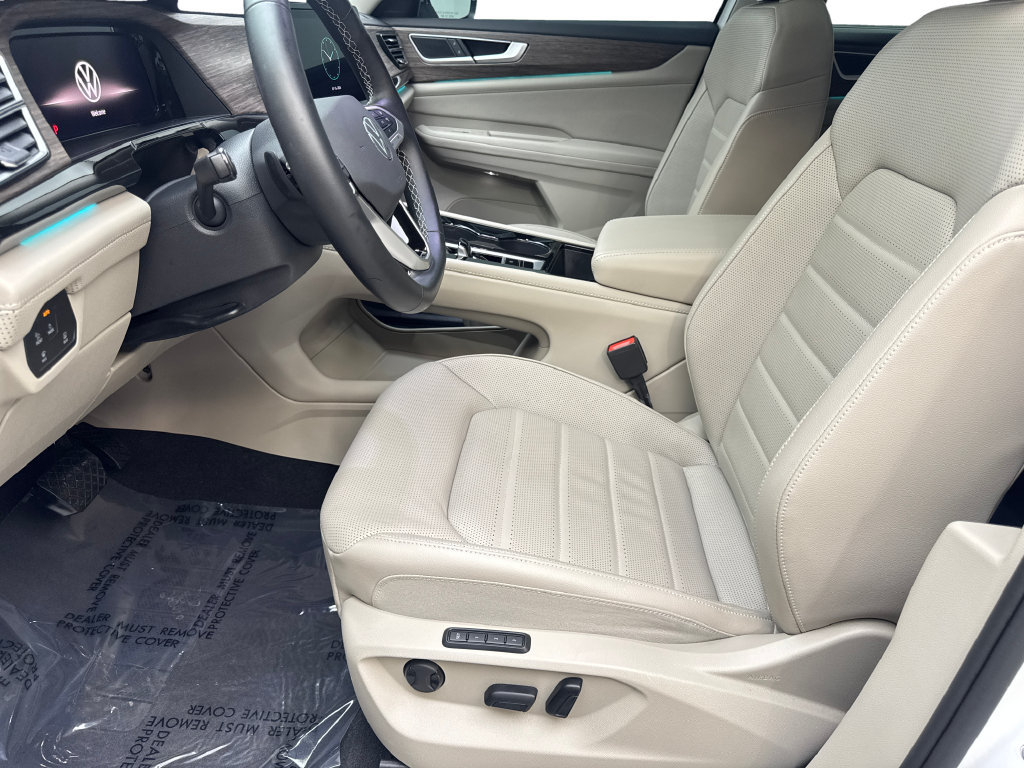 Used 2025 Volkswagen Atlas SEL AWD/4WD image 29