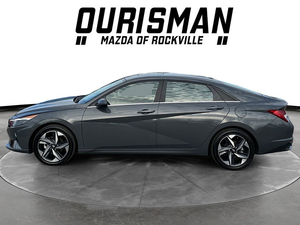 Used 2023 Hyundai Elantra Limited w/ Preferred Accessory Package image 3