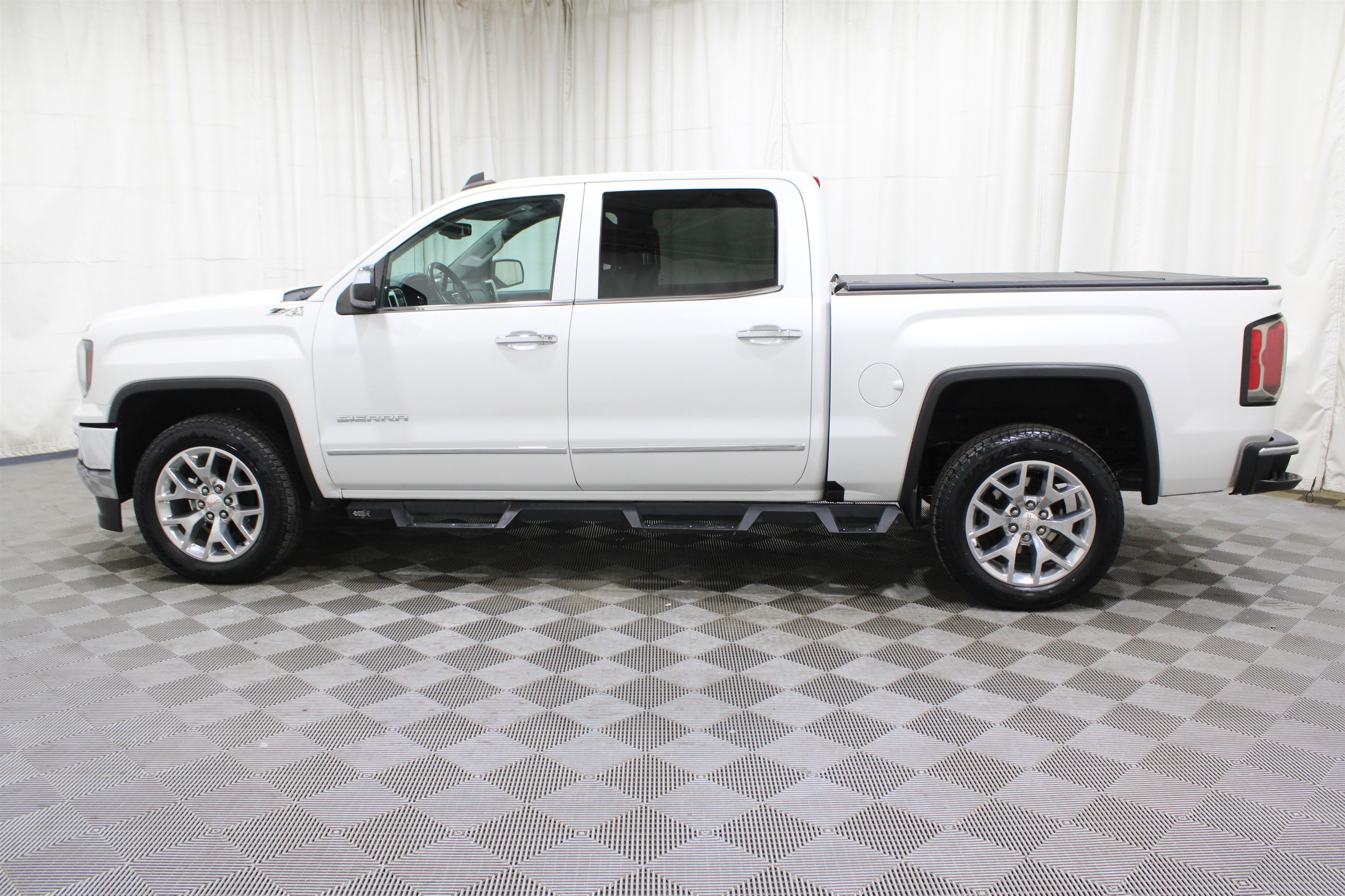 Used 2018 GMC Sierra 1500 SLT w/ SLT Premium Package image 37