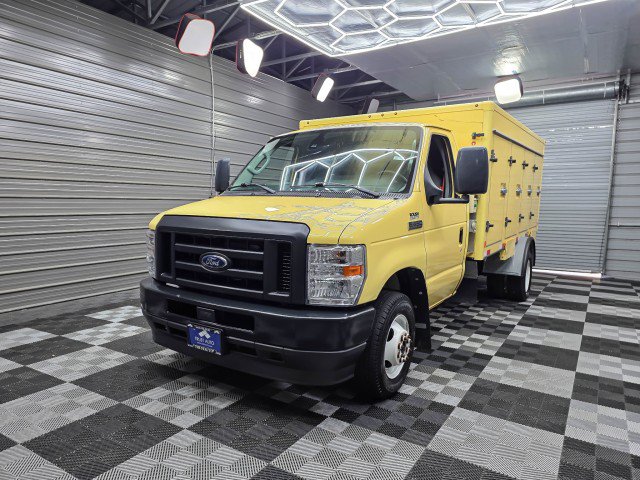 Used 2022 Ford E-450 and Econoline 450 Super Duty RWD image 45